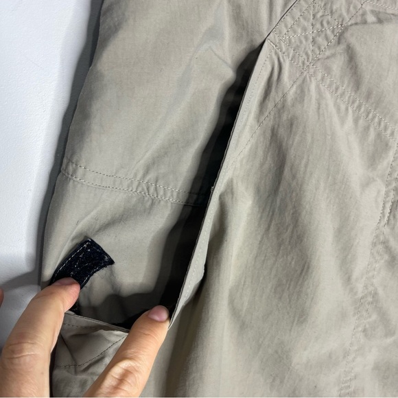 Mountain Hardware Nylon Belted Hiking Shorts, size L - Picture 7 of 13